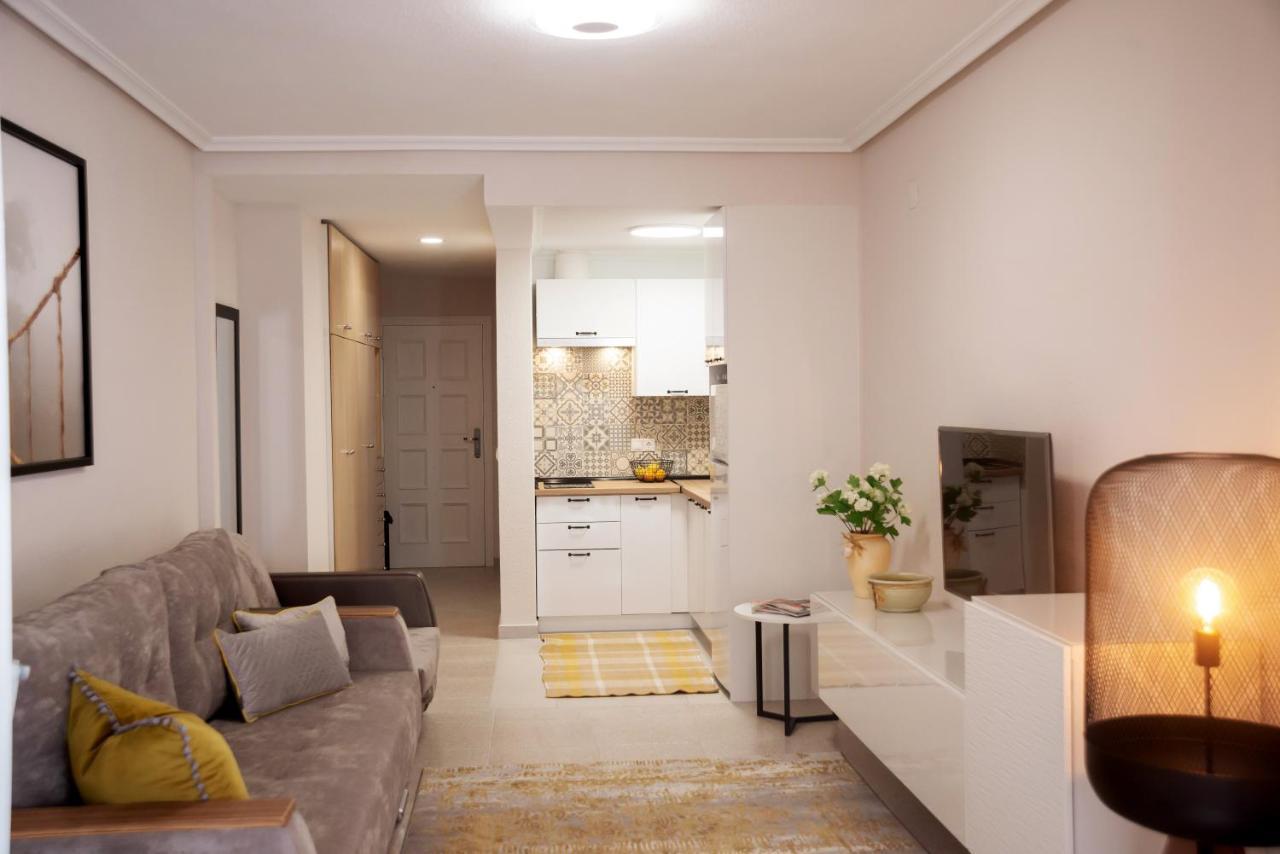Holiday Studio Jardin Playa تورّيفيِخا المظهر الخارجي الصورة